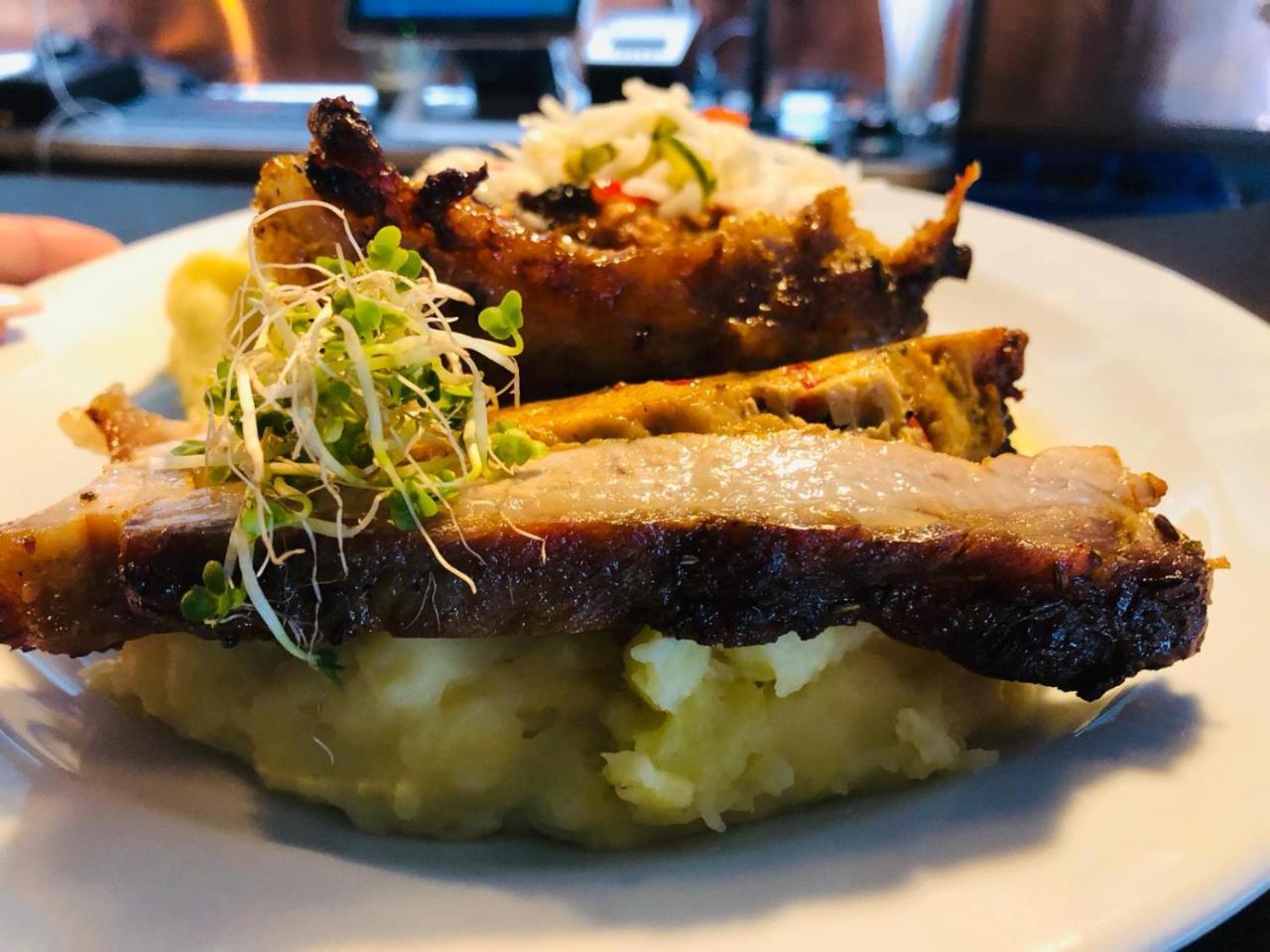 Penzion A Restauracia Hanisberg Krupina Zewnętrze zdjęcie